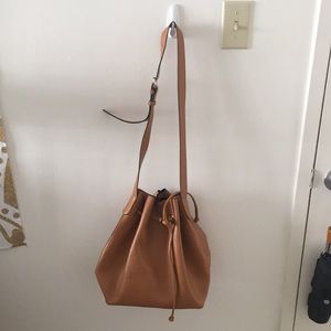 Ran bucket bag